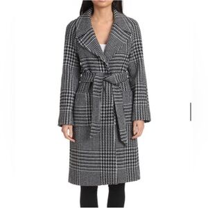 BADGLEY MISCHKA COAT